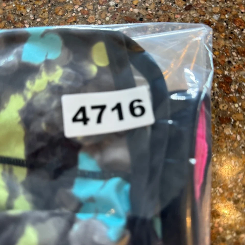 Ivivva Girls Athletic Shorts Size 10 Black Bokeh Print Zipper Pocket Sporty
